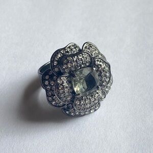 Stella and dot adjustable flower ring in gunmetal